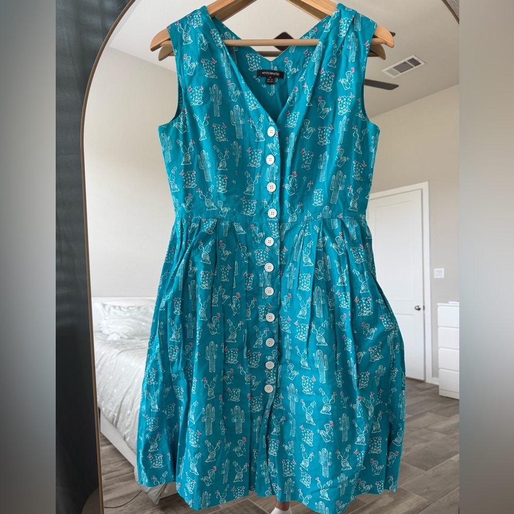 Emily and Fin Cactus Dress Size Medium